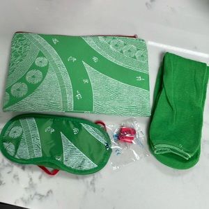 Emirates green travel pouch with eye mask and socks new